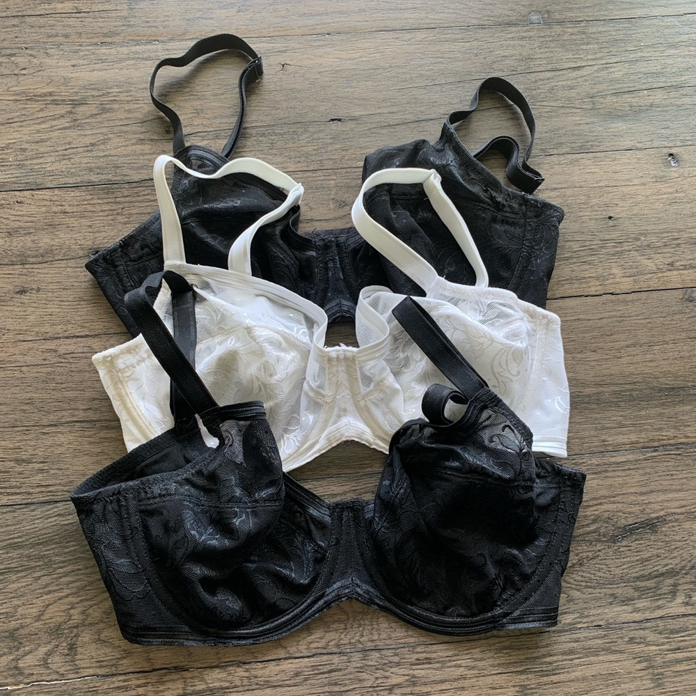 Wacoal size 34DD black and white lace bras